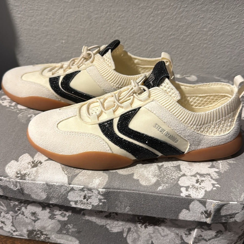 Steve Madden Rhinestone sneakers - Picture 2 of 4